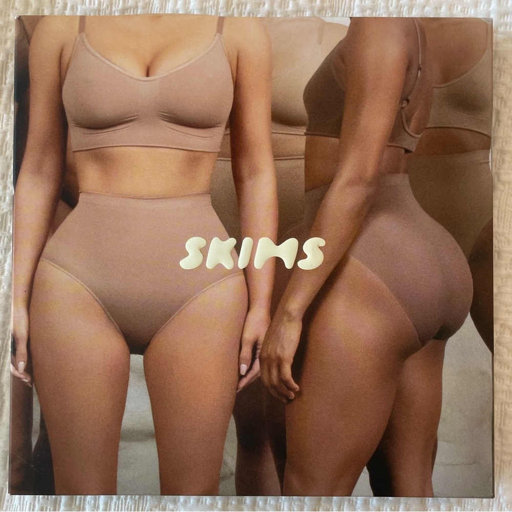 Skims Sculpting Midwaist Thong - Size S/M - Color Mica